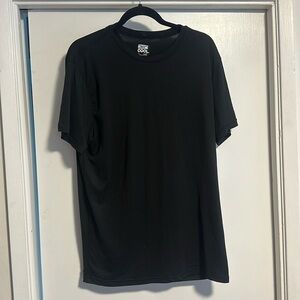 EUC: 32 degrees Cool  base layer athletic tshirt men’s L